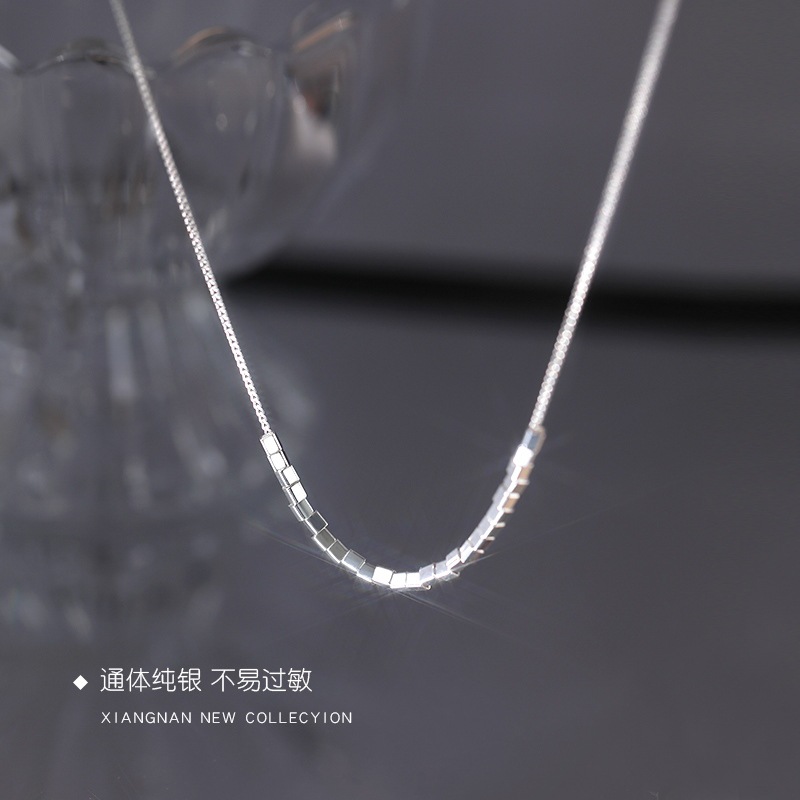 シルバーメッキ 幾何学的なスクエアネックレス 韓国 トレンドの鎖骨チェーン