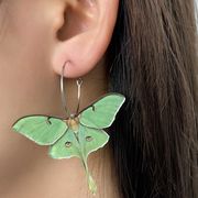 2022年の新しいファッションシンプルな緑の蝶の蛾のイヤリング女性
