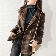 冬のカジュアルな格子縞の気質のスーツのコートの女性の上着のファッションの女性