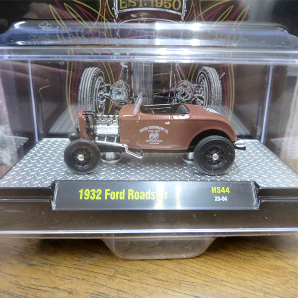 M2 MACHINES 1:64 MOON EQUIPPED 1932 Ford Roadster 【ムーン