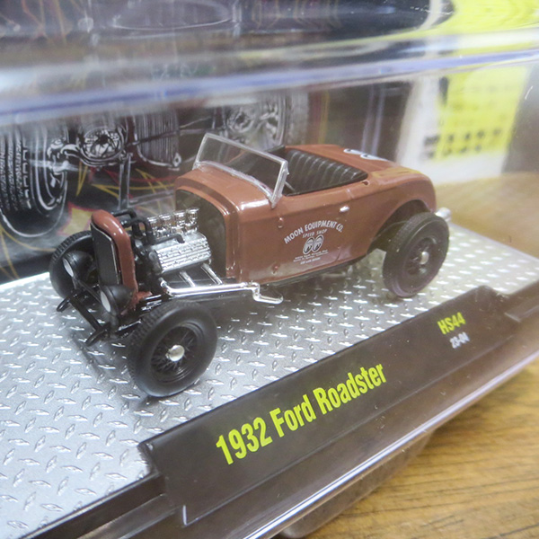 M2 MACHINES 1:64 MOON EQUIPPED 1932 Ford Roadster 【ムーンアイズ