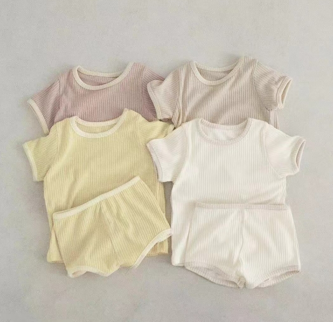 2024 ins  韓国風子供服 赤ちゃん    ベビー服 Tシャツ+ショートパンツ  セットアップ  4色