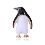ペンギン ブローチ 男女兼用  動物 ペンギン  ブローチ ピン 金属  ペンギンのアクセサリー