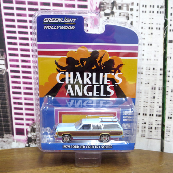 チャーリーズエンジェル 1979 Ford LTD カントリースクワイア Amazon | 1/64サイズ チャーリーズエンジェル 1979 FORD LTD