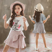 女の子、新しい夏の子供服、バラのパターン、Tシャツ、スカート、 2点セット