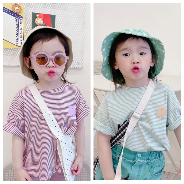 韓国の子供服、2024年夏の新製品、女の子のための韓国の半袖、ストライプのTシャツ、ボトミングシャツ