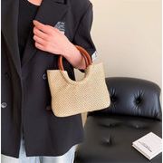 ナチュラルでシンプルなデザイン  草編み ハンドバッグ 通勤バッグ バケツバッグ レジャー 編み物バッグ