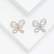 日本と韓国のファッション衣類アクセサリーダイヤモンド蝶ブローチシンプルなコサージュ女性ブローチ