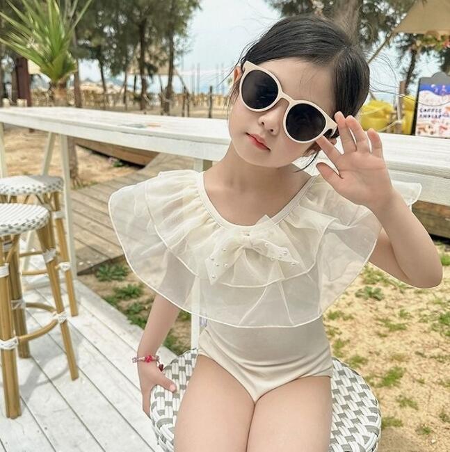 子供服200着以上と靴大量、帽子、水着