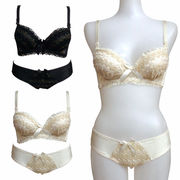 【即納】ゴールドラインレース　らくらくノンワイヤーブラジャー＆ショーツ