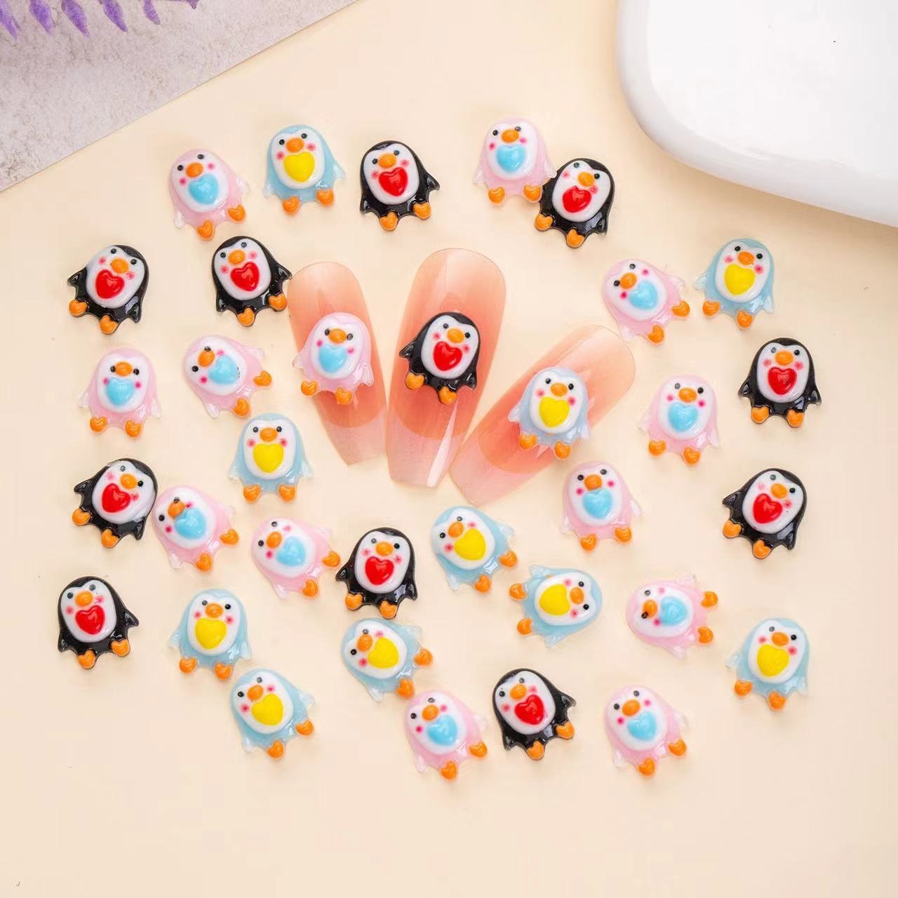 ★様　ペンギンデザイン ネイルパーツ 50個セット ペンギン ネイルパーツ 樹脂 ペンギンパーツ ネイル用品