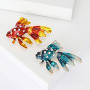 2色 合金 ラインストーン  金魚ブローチ   動物 金魚ブローチ  コサージュ  男女兼用  金魚アクセサリー