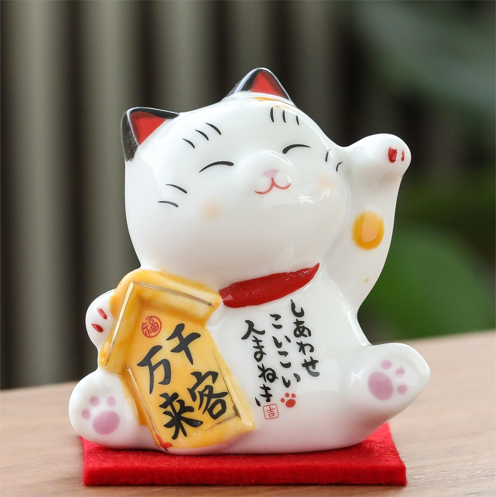 陶器 可愛い着物の置物 サインあり値段交渉受付ます…