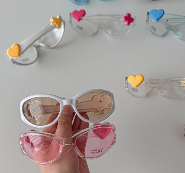 子供用　ファッション小物  サングラス 眼鏡 紫外線カット 伊達メガネ 小顔効果　キッズ
