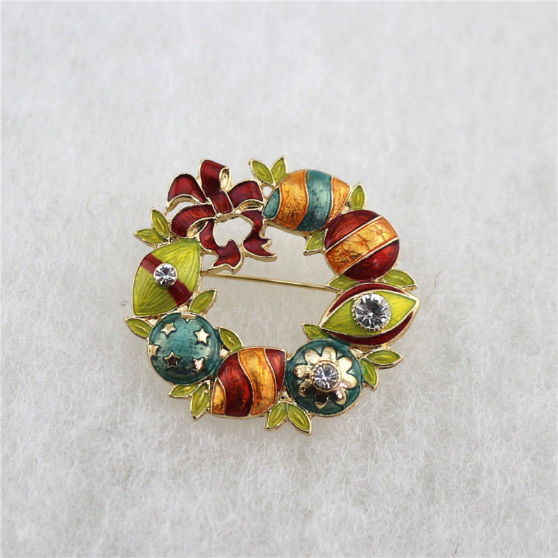 「限定販売」ブローチ　 ハンドメイド  アクセサリー ブローチ　クリスマス　鳥　ブローチ　