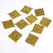 【在庫限り】 メタル合金パーツ 約31x26x2mm （丸カン内径1.2mm） ゴールドカラー 《10個》 金具