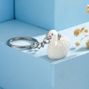 立体 白鳥キーホルダー  白鳥雑貨  バレエ関連キーホルダー  フロッキングキーチェーン