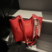 ショルダーバッグ　韓国ファッション　デザイン PUバッグ カバン 肩掛けバッグ　トートバッグ