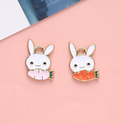 ウサギ 人参 アクセサリーパーツ 兎 デコパーツ ピンク オレンジ メタルパーツ 金属チャーム 白 エナメル