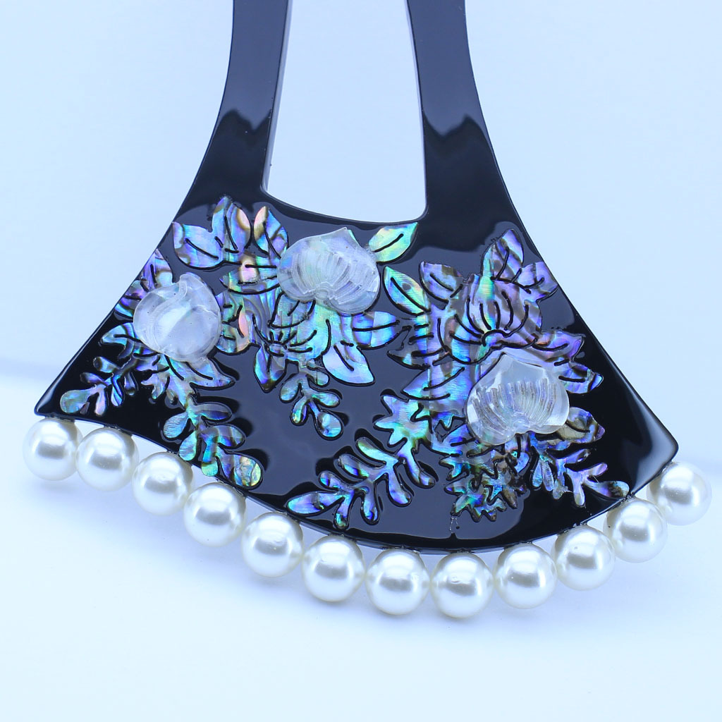 U字型のヘアアクセサリー、アクリル 　長寿の桃　簪　H00042H