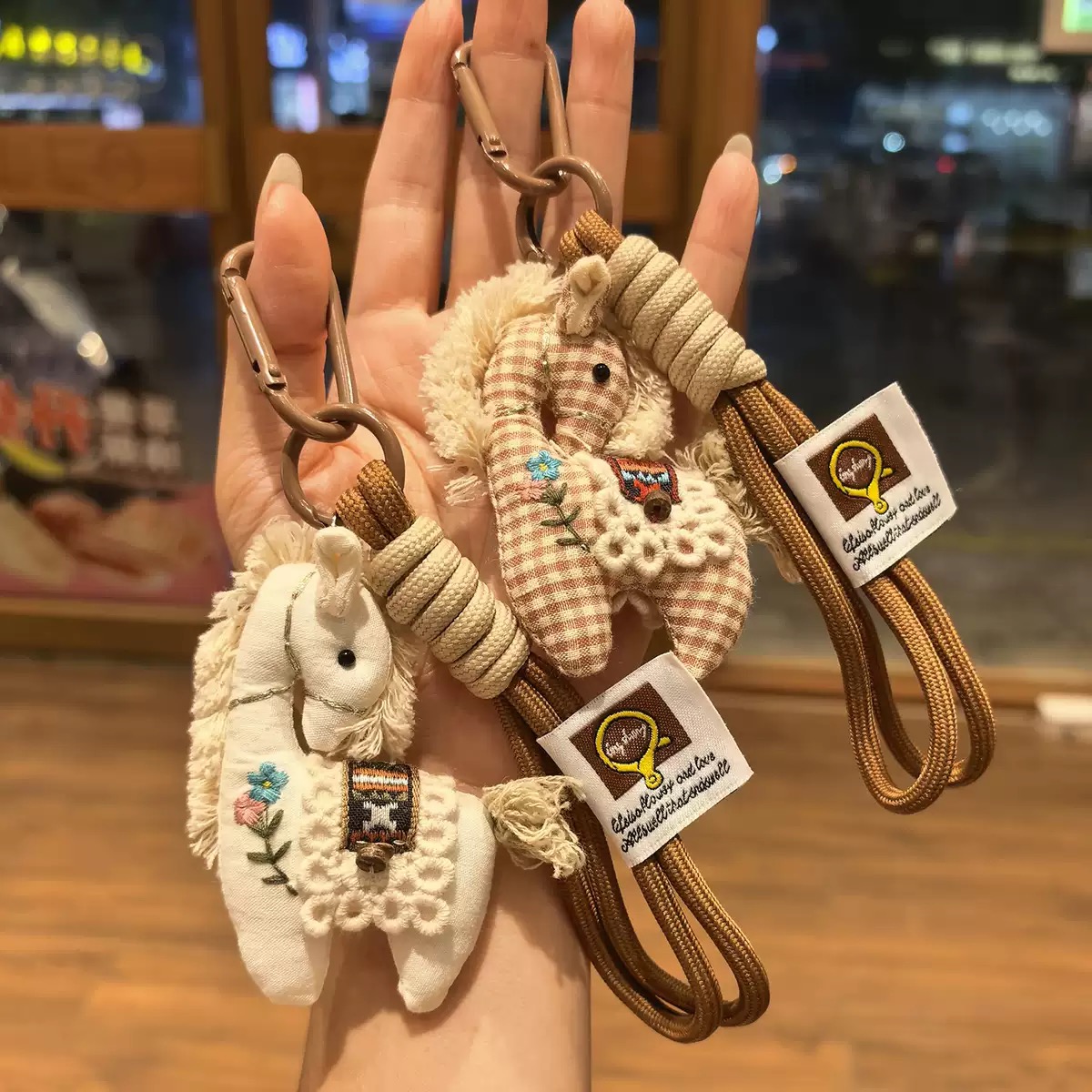 新入荷】2026干支グッズ 馬 キーホルダー キーチェーン ストラップ 4種