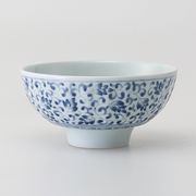 〈ＳＡＬＥ〉【波佐見焼】 藍染唐草 持易飯碗　日本製