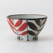 〈ＳＡＬＥ〉【波佐見焼】 二色シダ絵 軽量くらわんか碗 中・赤　日本製
