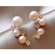 レーディス エレガント キラキラパール湾曲 デザイン ピアス 　e0199