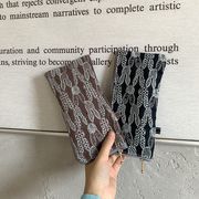 収納ポーチ　化粧バッグ　INS　韓国ファッション　刺繍