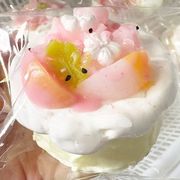 【新入荷】クリーミースクイーズ ピーチフラワーケーキ おもちゃ 水感スクイーズ 超柔らか
