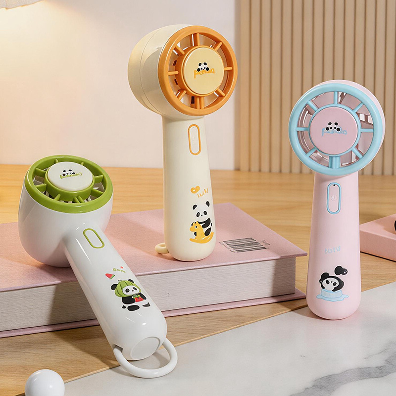 2026年新品 携帯扇風機 ミニ扇風機 キャラクター  パンダ USB 充電式 携帯ストラップ付き風量 3 段階調節