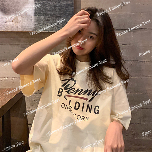 Tシャツ　　　　レディース　　　　ファッション　　春夏　　半袖  　英文字