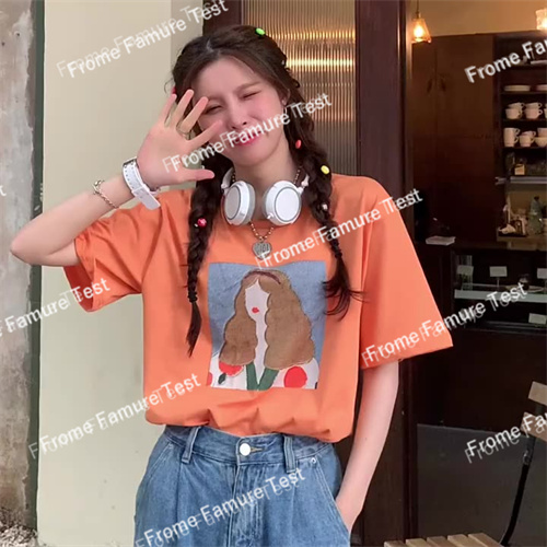 Tシャツ　　　　レディース　　　　ファッション　　春夏　　半袖