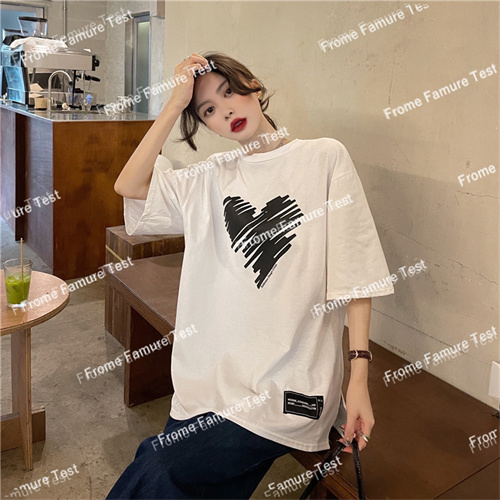 Tシャツ　　　　レディース　　　　ファッション　　春夏　　半袖
