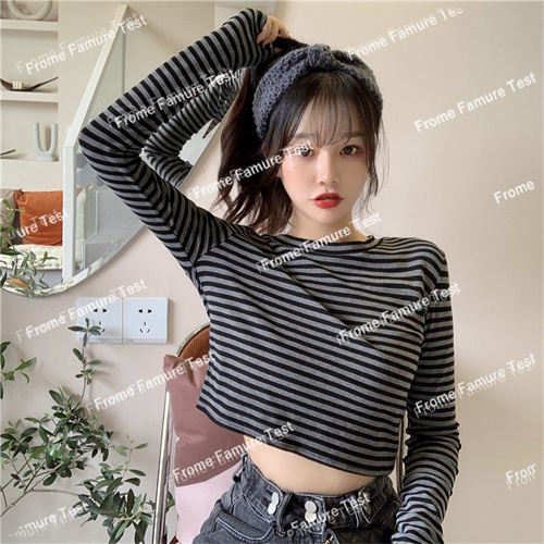 Tシャツ　　　　レディース　　　　ファッション　　春夏　　長袖     おへそ