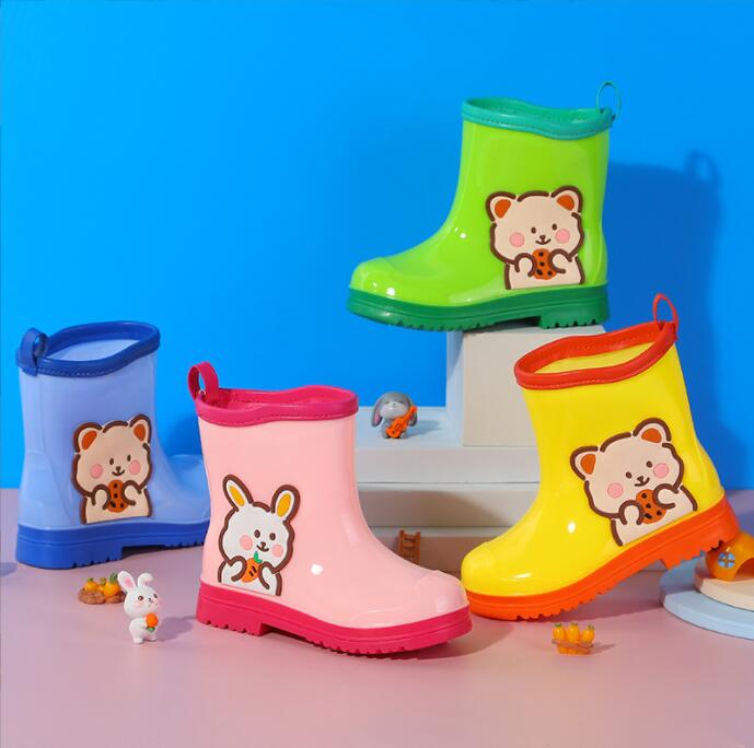 子供 レインシューズ 雨用 靴カバー 防水  レインブーツ ウォーターシューズ， 梅雨 携帯便利★26-30