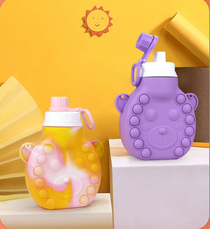 子供のシリコーン折りたたみ水ボトル★落下防止および漏れ防止の子供用水カップ★創造的な水カップ