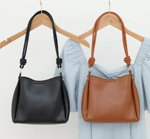 レディースバッグ　ショルダーバッグ　肩掛けバッグ
