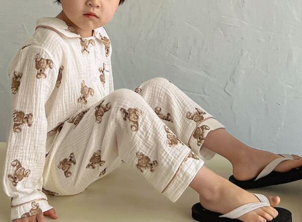 人気激安　キッズ用アパレル　パジャマ　ルーム服　90-130
