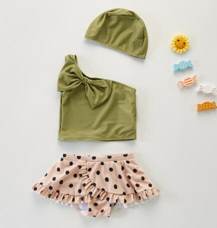 子供用アパレル　キッズ用水着　ビキニ　66-120