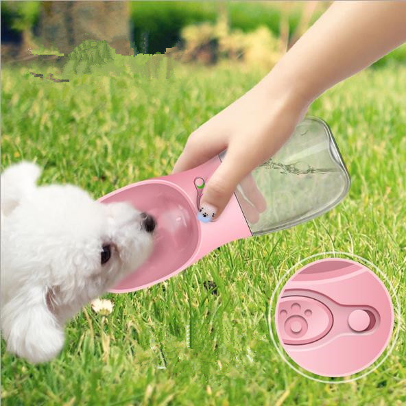 猫と犬のためのウォーターカップPB +外出用品を伴うペット屋外飲料水